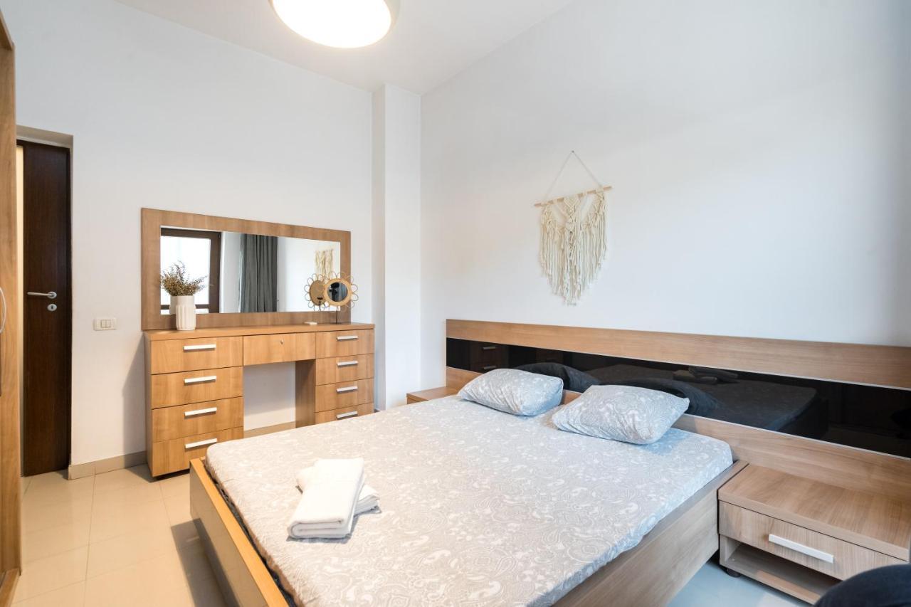 Modern & Spacious Apartment - Prime Location Near Bucharest'S Old Town Exteriör bild
